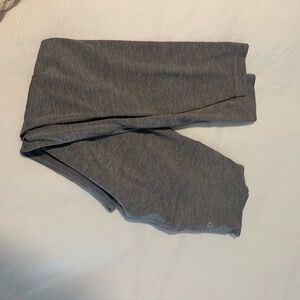 Lululemon heather gray leggings 25”